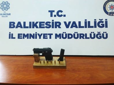 Balikesir Emniyeti Aranan 16 Kisiyi Yakaladi