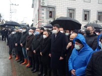 Çevre, Sehircilik Ve Iklim Degisikligi Bakani Kurum, Rize'de Cenaze Törenine Katildi