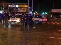 D-100'De Polis Otosu Ile Otomobil Çarpisti Açiklamasi 1'I Polis 5 Yarali