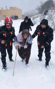 Evinde Mahsur Kalan Yasli Kadin Kurtarildi