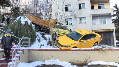 İstanbul'da fıkra gibi zincirleme trafik kazası!