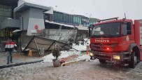 Kar Yiginini Tasiyamayan Tente Polisin Üstüne Çöktü