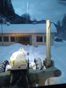 Köyde Mahsur Kalan Hastaya 5 Saatlik Çalisma Sonucu Ulasildi