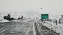 KAR YAĞıŞı - Osmaniye-Gaziantep yönü kapandı!