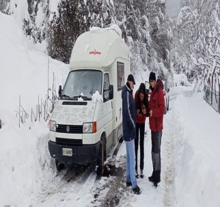 Yalova'da Karla Mücadeleye 516 Personel Ve 86 Araç Katiliyor