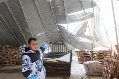 Yogun Kar Genç Girisimcinin Fabrikasini Harabeye Çevirdi