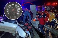Bariyerlere Ok Gibi Saplanan Otomobilin Ibresi 140'A Takili Kaldi