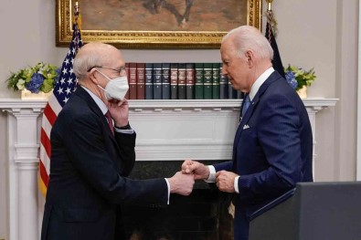 Biden'in Yeni Yüksek Mahkeme Yargici Adayi Siyahi Bir Kadin Olacak