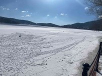 Gölcük Gölü Tamamen Buz Tuttu