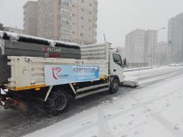 Güngören'de Karla Mücadelede Yogun Çalisma