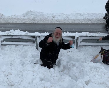 Kar Nedeniyle Camiye Siginan Israilli Haham Ülkesine Döndü