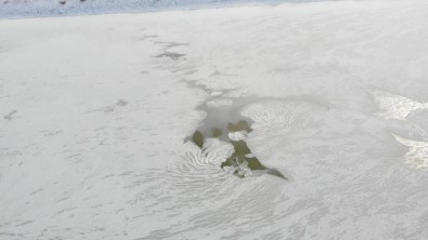 Sazlidere Gölü Buz Tuttu