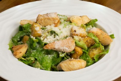 Sezar Salata Nasıl Yapılır? Evde Kolay Sezar Salata Tarifi