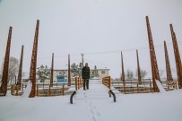 Yüzbasi Sekip Efendi Sehitligi'ni Ziyaret Etti