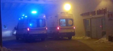 Bitlis'te Viraji Alamayan Araç Sarampole Yuvarlandi Açiklamasi 5 Yarali