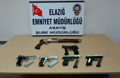 Elazig'da Asayis Ve Sok Uygulamalari Açiklamasi 156 Süpheli Yakalandi
