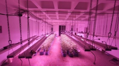 Is Yeri Görünümlü Uyusturucu Imalathanesine Baskin