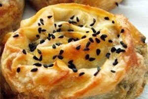 Ispanaklı Gül Böreği nasıl Yapılır? Evde Kolay Ispanaklı Gül Böreği Tarifi