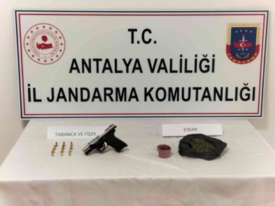 Antalya'da Jandarmadan Uyusturucuya Geçit Yok