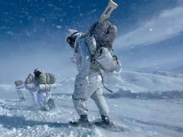 Karlı zirvelerde zorlu vatan nöbeti!