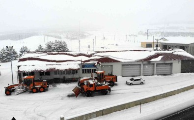 Erzincan'da Kar Ve Tipiden 86 Köy, 34 Mezra Yolu Ulasima Kapandi