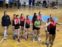 Ayvalikgücü Play Off'a Göz Kirpiyor