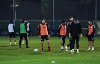 Besiktas Yagmur Altinda Çalisti