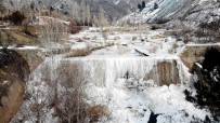 Erzincan'da Dereler Buz Tuttu