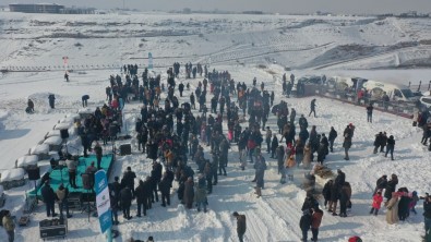 Karda Doga Yürüyüsü Renkli Anlara Sahne Oldu