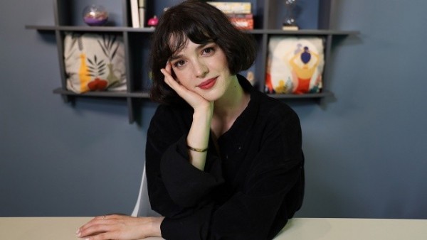 Yaprak Medine Kimdir? Yalnız Kurt Dizisi Mira Kimdir?