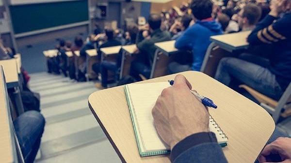 İstanbul'da Üniversiteler Ne Zaman Açılacak? Üniversiteler Online Mı Olacak?