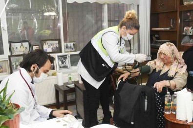 2021'De 821 Yasliya Toplamda 5 Bin 66 Kez Evde Saglik Hizmeti Verildi