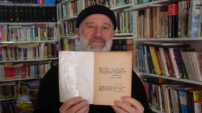 84 Yillik Kitabin Arasindan Çikan 64 Yillik Imzali Ithaf