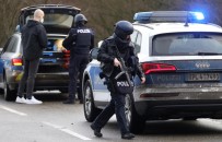 Almanya'da Iki Polisi Öldüren Zanlilar Tutuklandi