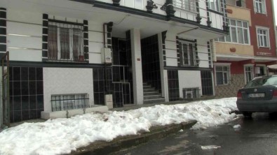 Arnavutköy'de Sahte Alkol Can Aldi