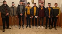 Baskale'de Sahte Pasaportlu 8 Afgan Yakalandi