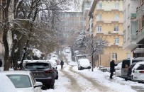 Baskentliler Güne Karla Uyandi