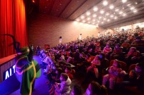 Çocuklar Altieylül'ün Tiyatro Senliginde Bulustu