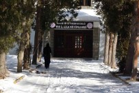 Cumhuriyet Dönemi Binasi Halk Kütüphanesi Oldu