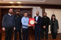 Davutlarspor'dan Baskan Ömer Günel'e Tesekkür Plaketi