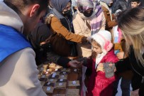 Gençler Karda Hayvanlari Unutmadi