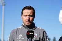 Julien Stephan Açiklamasi 'Burak Yilmaz Ve Zeki Çelik'i Takimimda Görmek Isterdim'