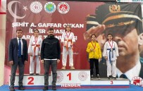 Kartepeli Sporcular Karate Turnuvasindan Derece Ile Döndü