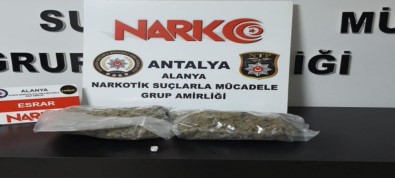 Otogarda Süpheli Sahsin Üzerinden 960 Gram Esrar Çikti