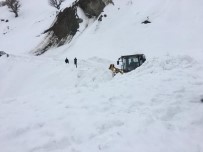 Özel Idare Ekipleri Karla Mücadeleye Devam Ediyor