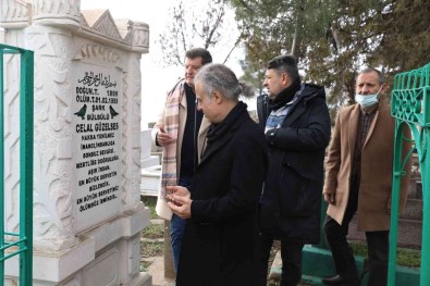 'Sark Bülbülü' Celal Güzelses Kabri Basinda Anildi