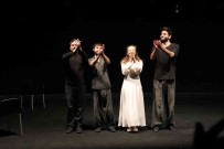 Shakespeare'in Unutulmaz Eseri 'Othello' Kartal'da Sahnelendi