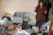 Tehditlerden Korktugu Için 1 Yil Sonra Gelebildigi Evini Talan Edilmis Halde Buldu, Gözyaslarina Boguldu