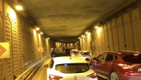 Ümraniye'de Asker Eglencesinde Trafik Magandalari Alt Geçidi Trafige Kapatti