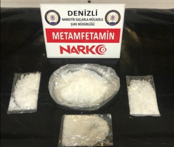 Uyusturucu Ticareti Yapan 8 Kisi Tutuklandi